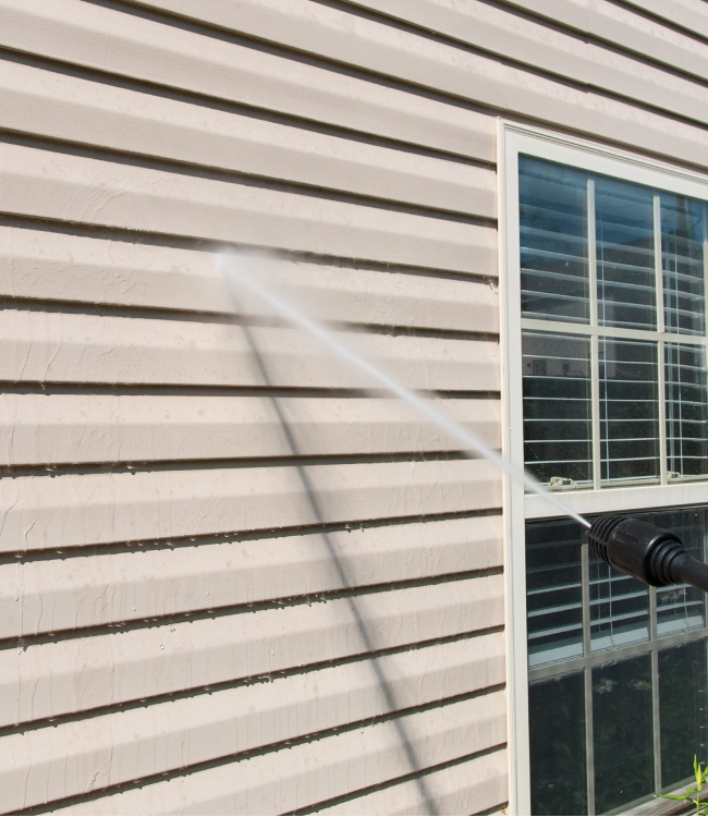 home pressure washing and window cleaning